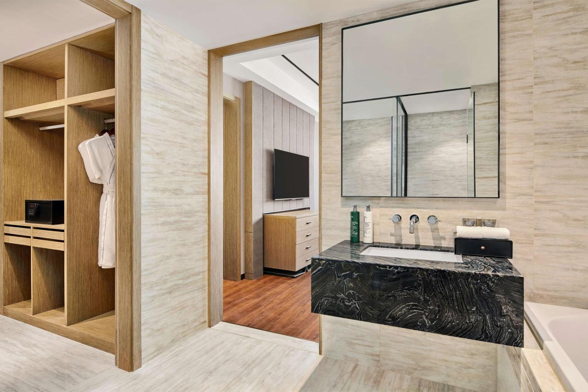 Hilton Garden Inn Wuhan Hankou Exterior foto