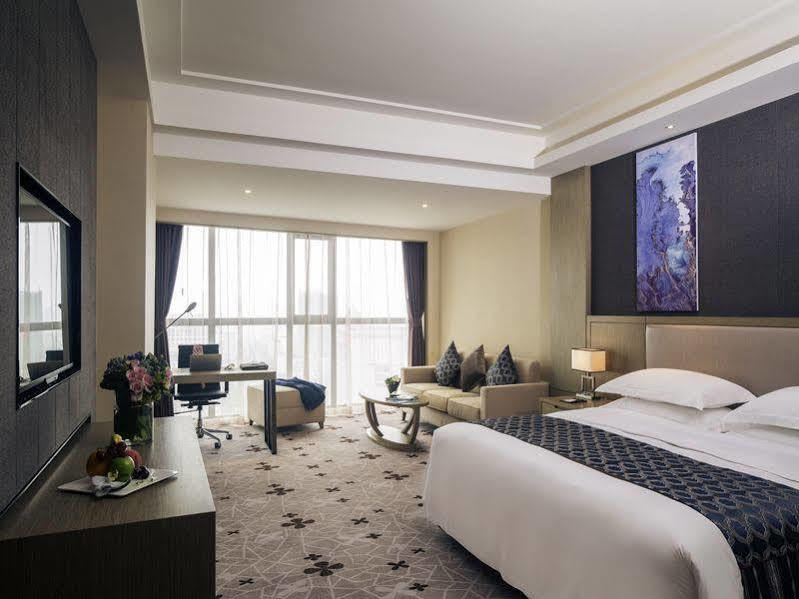 Hilton Garden Inn Wuhan Hankou Exterior foto