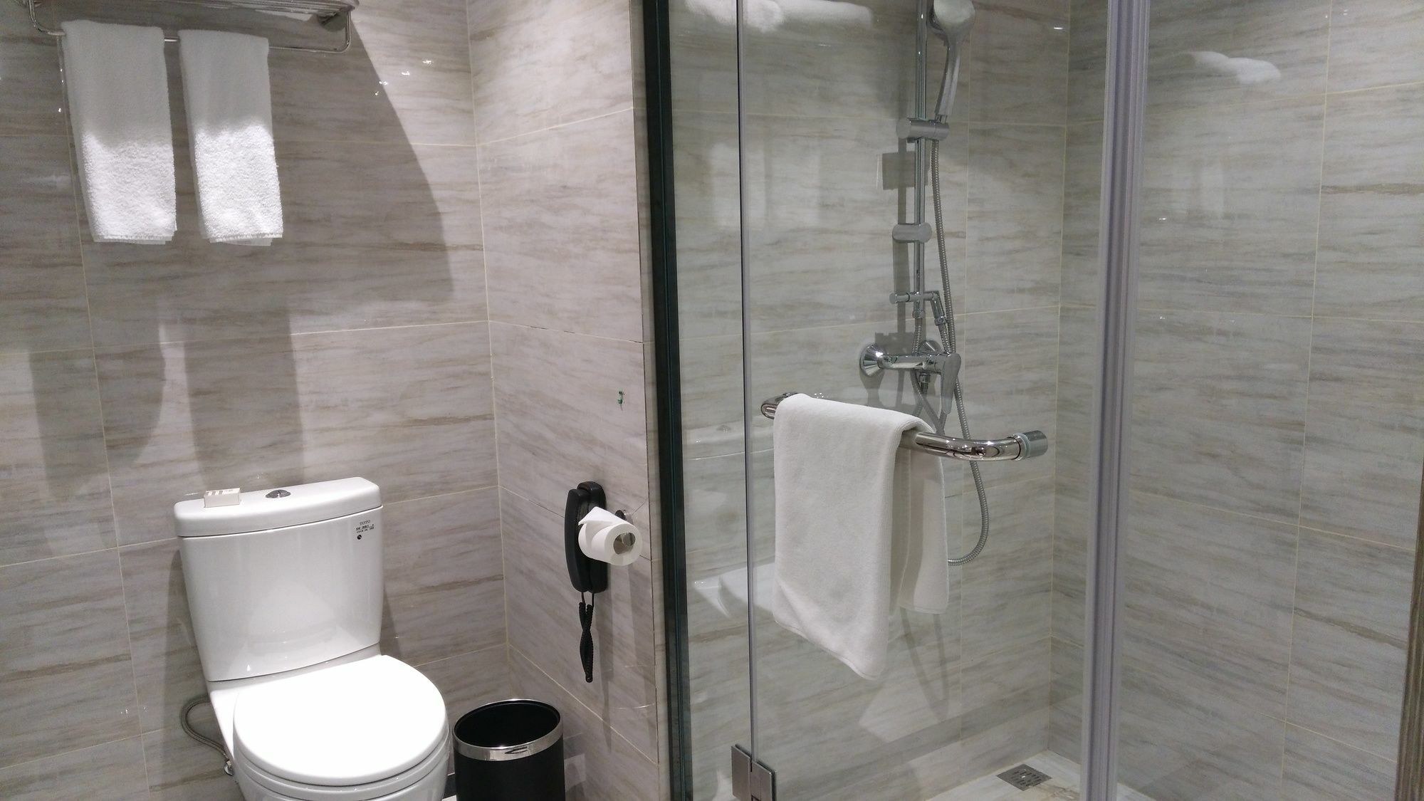 Hilton Garden Inn Wuhan Hankou Exterior foto